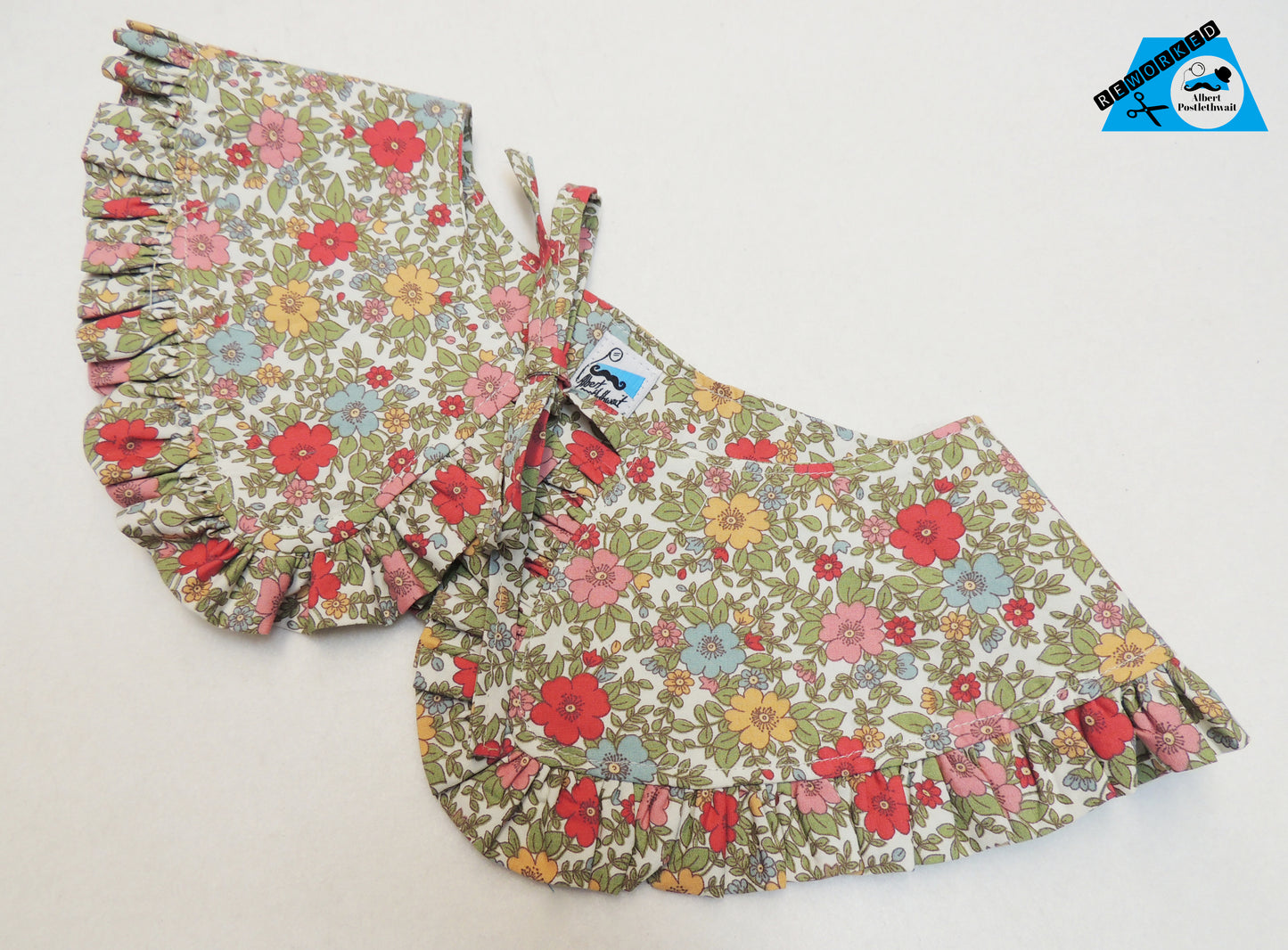 Flower Garden Frill Collar