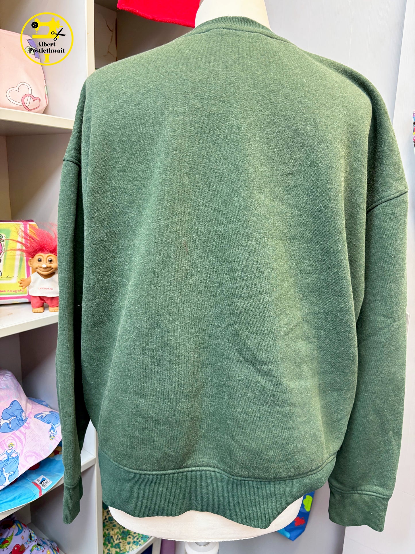 7 Dwarfs Sweatshirt Size Large 14-16