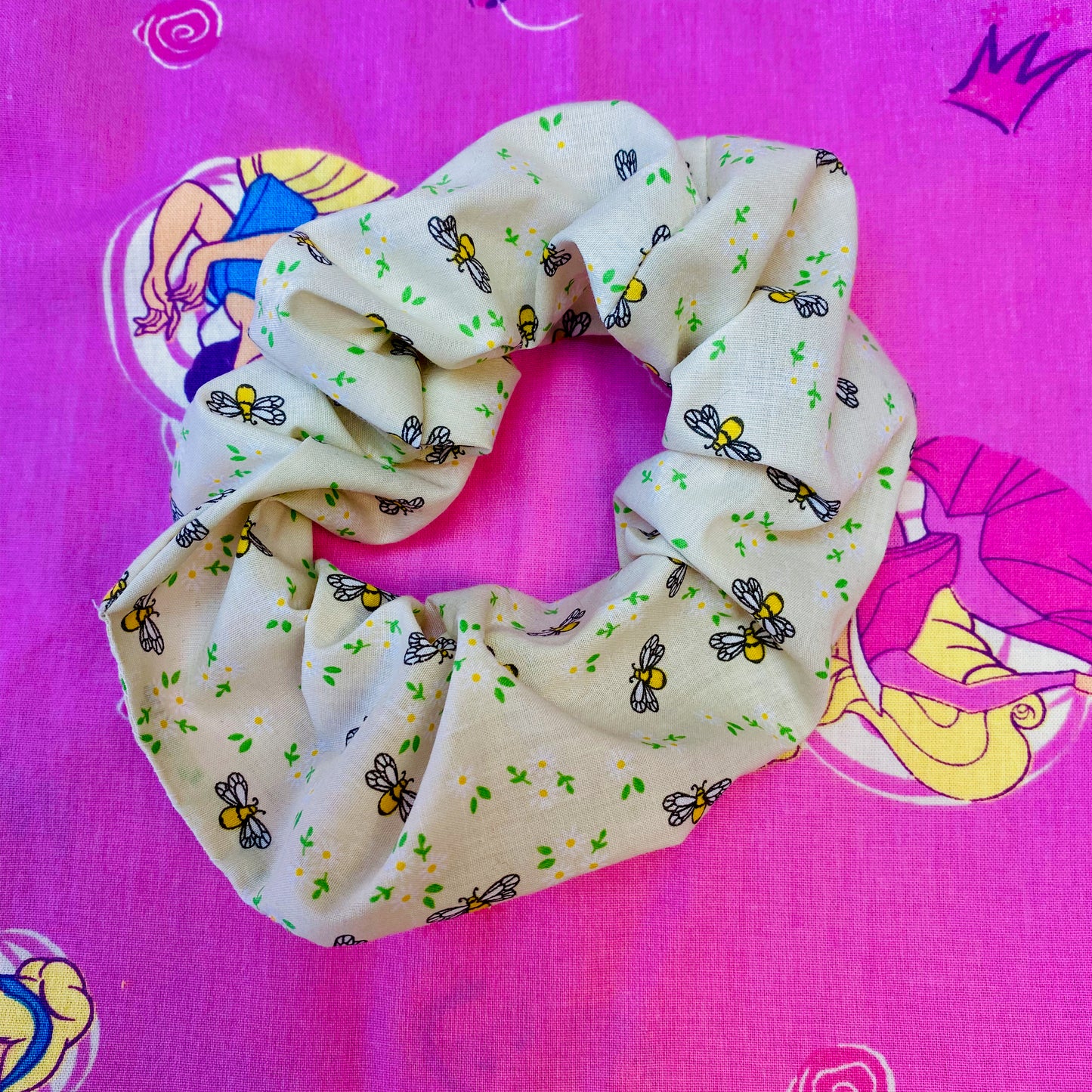 XL Bee Scrunchie