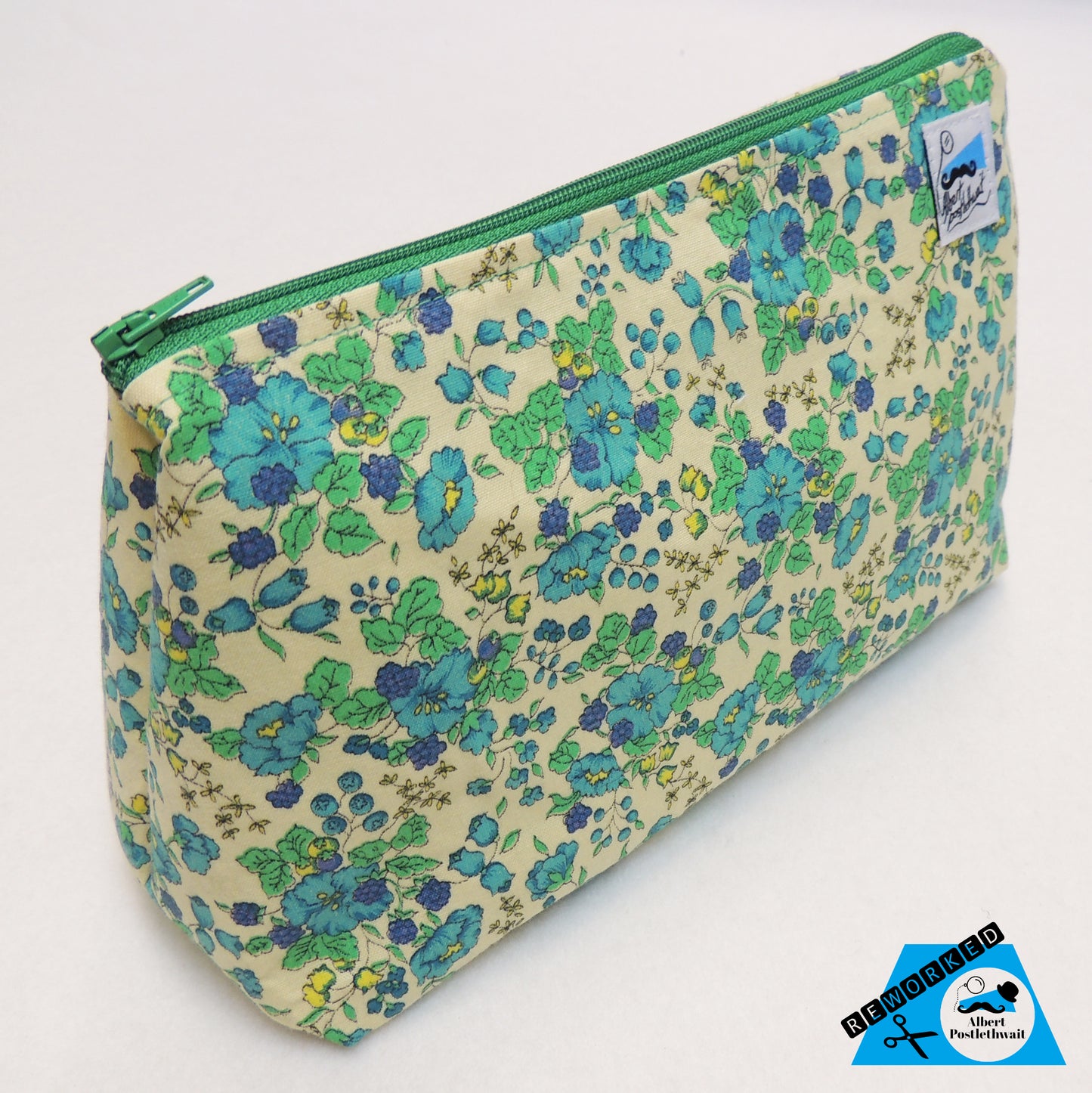 Retro Floral Cosmetics Bag
